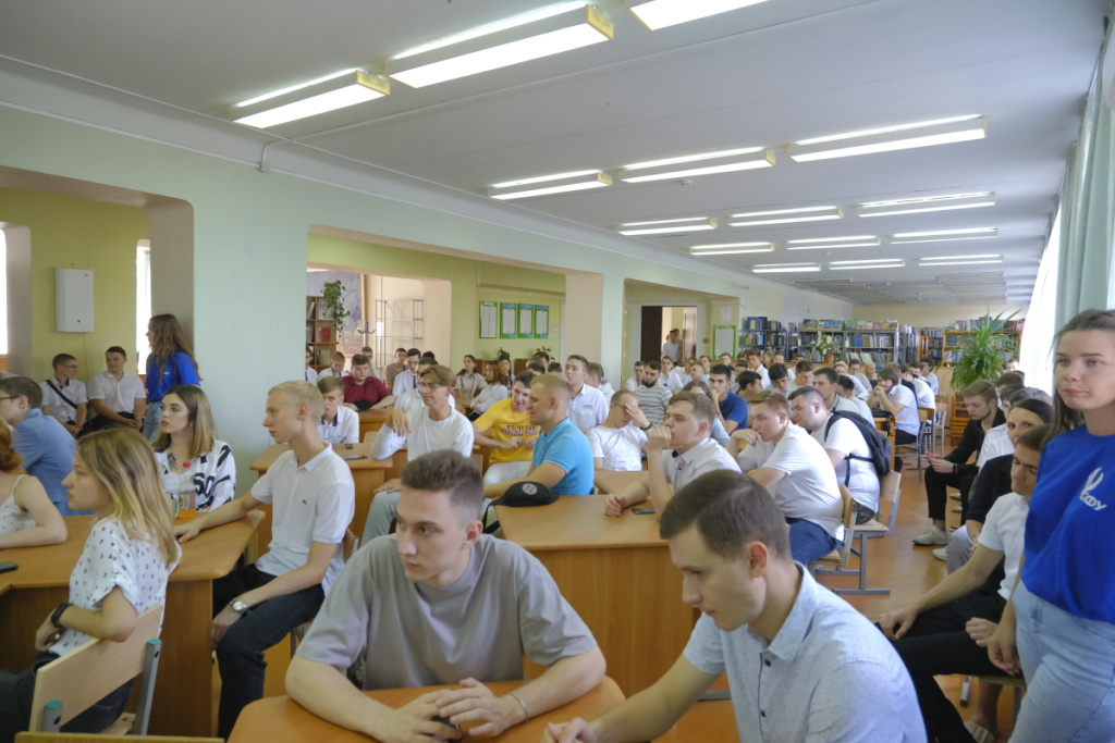 2022.09.05-vstrecha-vypusknikov-2.jpg
