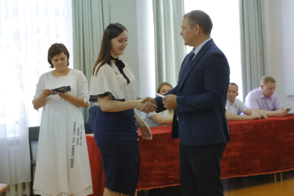 2022.09.05-vstrecha-vypusknikov-1.jpg