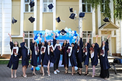 Лучшие выпускники СКФУ получили дипломы с отличием